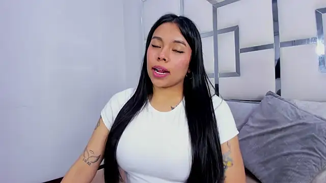 ZoeWan69 online show from September 2025 12:50:02 PM