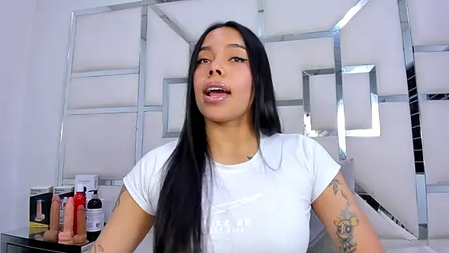 ZoeWan69 online show from November 2025 11:34:02 AM