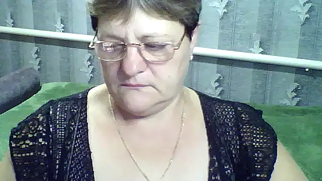 Snapshot of ElzaJewel chatting on September 2025 04:03:01 AM ElzaJewel online show from September 2025 04:03:01 AM
