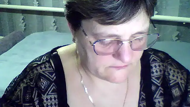 Snapshot of ElzaJewel chatting on February 2026 10:15:01 PM ElzaJewel online show from February 2026 10:15:01 PM