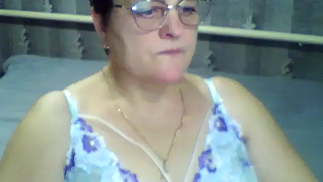 Snapshot of ElzaJewel chatting on February 2026 04:25:01 PM ElzaJewel online show from February 2026 04:25:01 PM