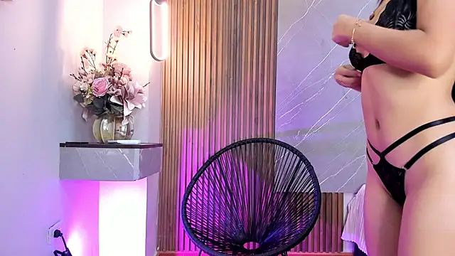 ariana jhonson1 online show from February 2025 12:40:01 PM