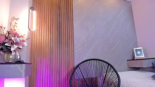 ariana jhonson1 online show from March 2025 06:21:02 PM