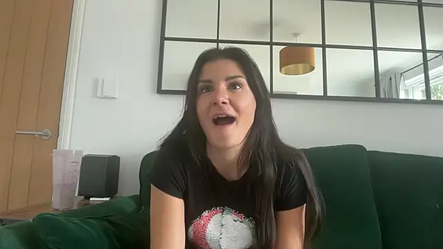 Snapshot of Petitecookie chatting on September 2025 10:59:01 AM Petitecookie online show from September 2025 10:59:01 AM