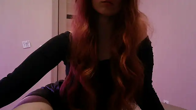 Snapshot of _AliceOwen_ chatting on March 2025 09:32:02 PM AliceOwen online show from March 2025 09:32:02 PM