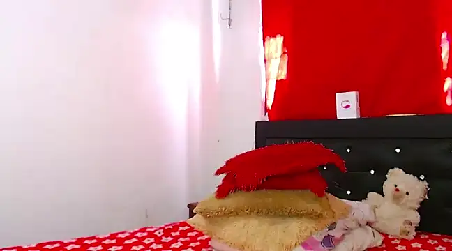 Catalinehot latin online show from February 2025 06:08:02 PM