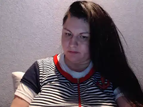 KiraSwee online show from October 2025 05:33:01 PM