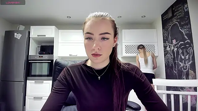 lisenok online show from April 2026 07:41:01 PM