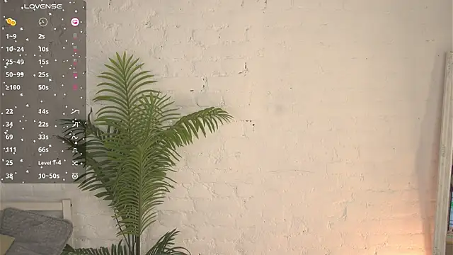 Snapshot of elliefrost chatting on March 2025 09:43:02 PM elliefrost online show from March 2025 09:43:02 PM