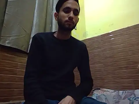 Snapshot of Queen_Couple chatting on March 2025 04:50:02 PM Queen Couple online show from March 2025 04:50:02 PM