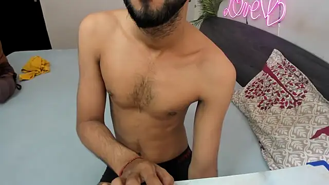 Snapshot of Queen_Couple chatting on September 2025 06:17:01 AM Queen Couple online show from September 2025 06:17:01 AM