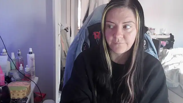 AureliaXOX online show from October 2025 09:15:01 AM