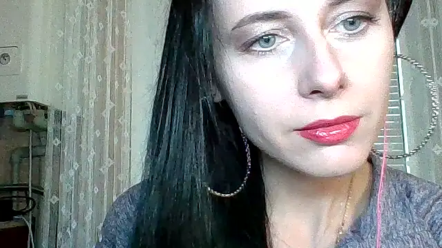 LuminousLady online show from November 2025 12:38:01 PM