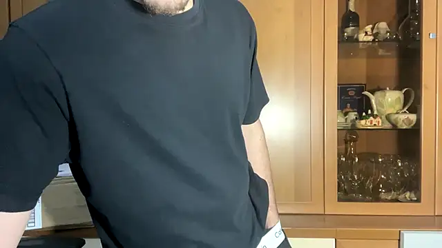 NaplesGuy04 online show from February 2025 05:37:01 PM