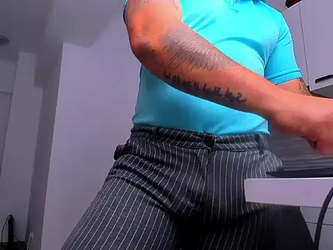 Snapshot of ZackMasterss chatting on May 2026 10:50:03 PM ZackMasterss online show from May 2026 10:50:03 PM