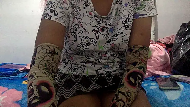 sharonlopez9611 online show from September 2025 04:17:01 AM