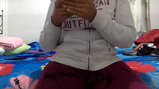 sharonlopez9611 online show from October 2025 02:42:02 AM