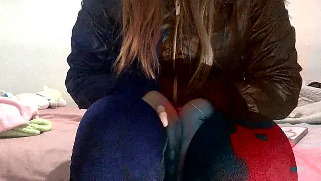 sharonlopez9611 online show from December 2025 02:39:01 AM