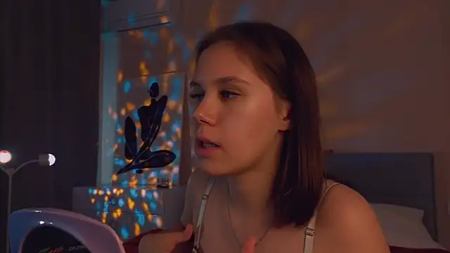 Mia Luw online show from September 2025 09:45:02 AM