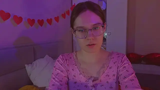 Mia Luw online show from February 2026 12:55:01 AM