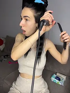 Celine Roxelle online show from March 2026 02:46:02 PM