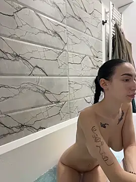 Celine Roxelle online show from March 2026 08:27:02 PM