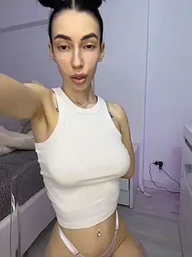 Celine Roxelle online show from March 2026 09:41:01 PM