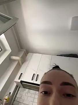 Celine Roxelle online show from March 2026 02:12:02 PM