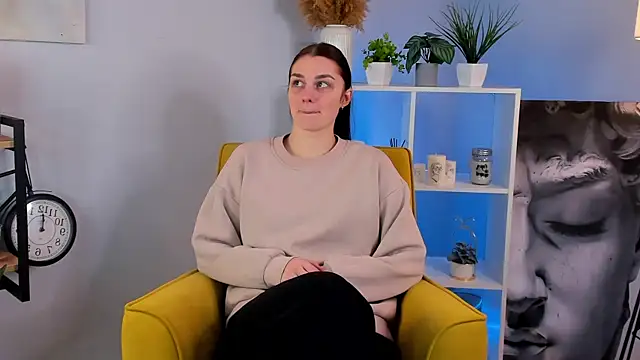 Snapshot of GarynDilley chatting on February 2025 07:49:02 AM GarynDilley online show from February 2025 07:49:02 AM