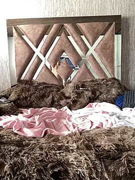 Maggie Geller online show from February 2025 08:01:01 PM