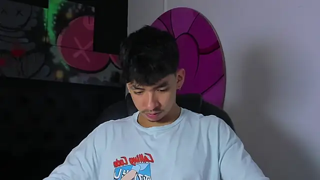 ISAAC CRYSTON online show from November 2025 07:46:02 PM