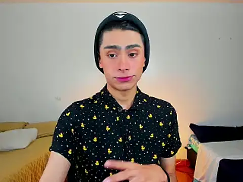 Snapshot of steve__gray chatting on February 2025 02:21:02 PM steve  gray online show from February 2025 02:21:02 PM