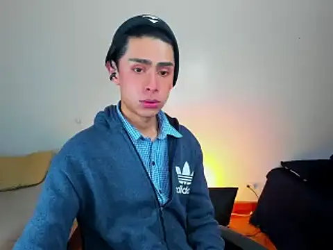 Snapshot of steve__gray chatting on February 2025 02:02:01 PM steve  gray online show from February 2025 02:02:01 PM