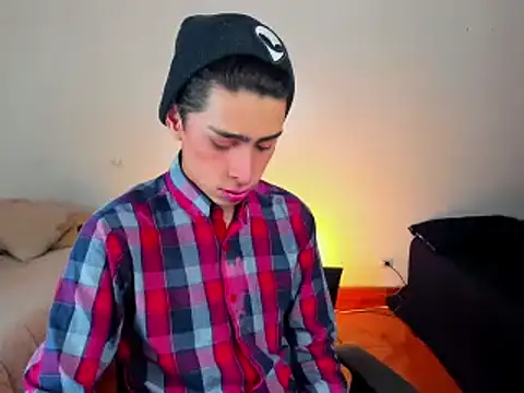 Snapshot of steve__gray chatting on February 2025 02:10:02 PM steve  gray online show from February 2025 02:10:02 PM