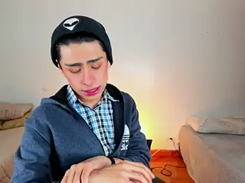 Snapshot of steve__gray chatting on February 2025 03:21:01 PM steve  gray online show from February 2025 03:21:01 PM