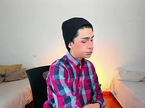 Snapshot of steve__gray chatting on February 2025 02:00:02 PM steve  gray online show from February 2025 02:00:02 PM