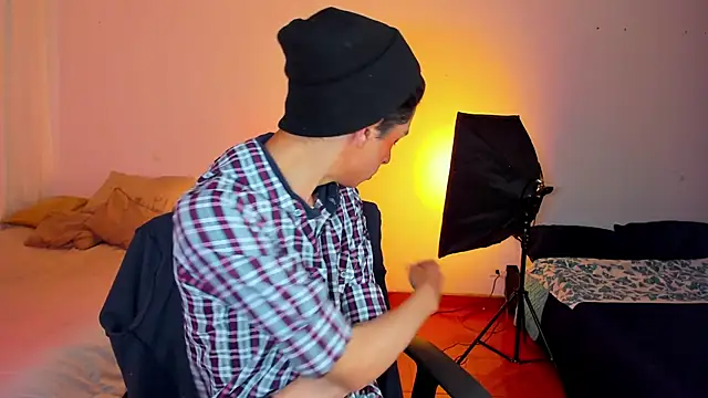 Snapshot of steve__gray chatting on March 2025 06:48:01 PM steve  gray online show from March 2025 06:48:01 PM