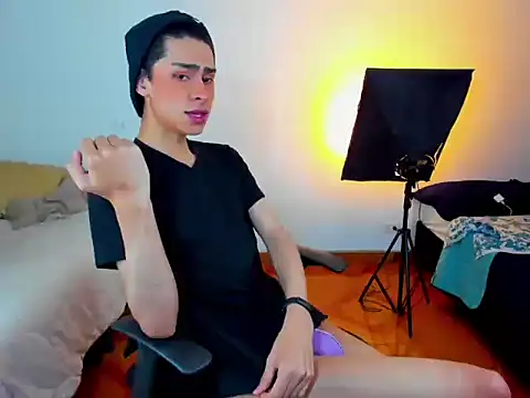 Snapshot of steve__gray chatting on March 2025 07:07:02 PM steve  gray online show from March 2025 07:07:02 PM