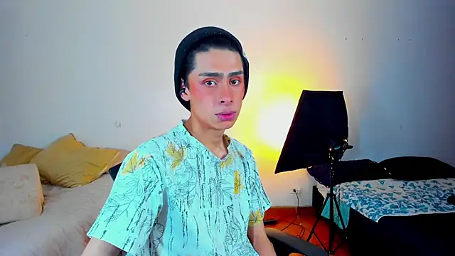 Snapshot of steve__gray chatting on March 2025 06:55:01 PM steve  gray online show from March 2025 06:55:01 PM