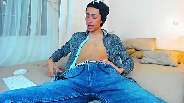 Snapshot of steve__gray chatting on March 2025 06:53:02 PM steve  gray online show from March 2025 06:53:02 PM