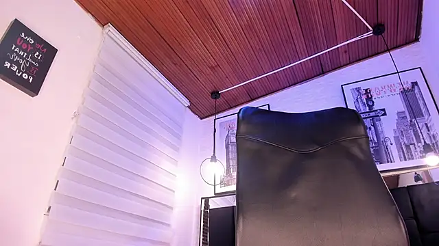 tylla  online show from September 2025 03:39:01 AM