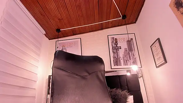 tylla  online show from September 2025 03:22:01 AM