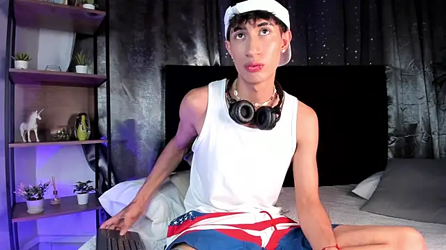 NovaaWheler online show from November 2025 08:07:01 PM