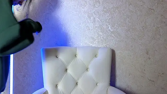 roxy riot  online show from March 2025 01:32:02 AM