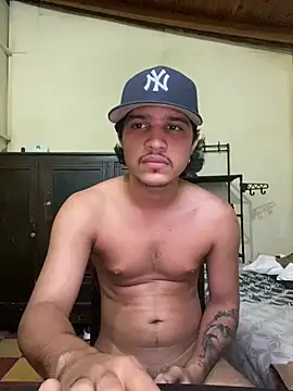 Snapshot of daniel6916 chatting on March 2025 11:01:02 PM daniel6916 online show from March 2025 11:01:02 PM