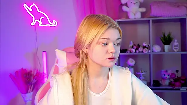 AdeleCartier online show from March 2025 09:27:01 PM