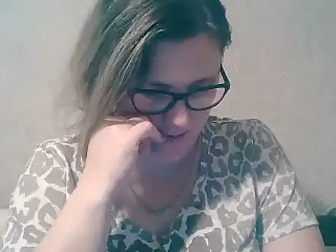 Snapshot of MerryLaCherry chatting on November 2025 02:14:01 AM MerryLaCherry online show from November 2025 02:14:01 AM