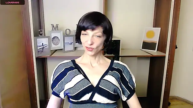  AngeliaFlow  online show from October 2025 06:43:01 AM