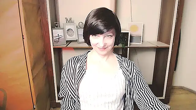 Snapshot of _AngeliaFlow_ chatting on April 2026 08:34:01 AM AngeliaFlow online show from April 2026 08:34:01 AM