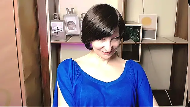 Snapshot of _AngeliaFlow_ chatting on April 2026 08:51:01 AM AngeliaFlow online show from April 2026 08:51:01 AM